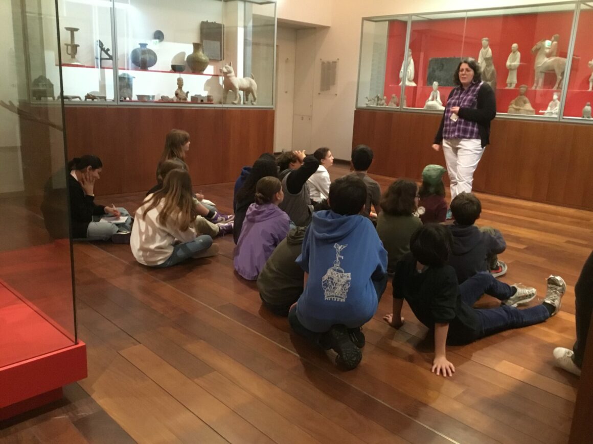 Les 6e en visite-conférence au musée national des arts asiatiques