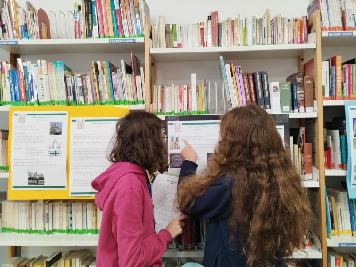 Le CDI propose une exposition sur la réouverture de ND de Paris