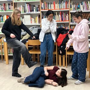 Le Harcèlement au théâtre en classe d’anglais avec Charlotte Donnelly