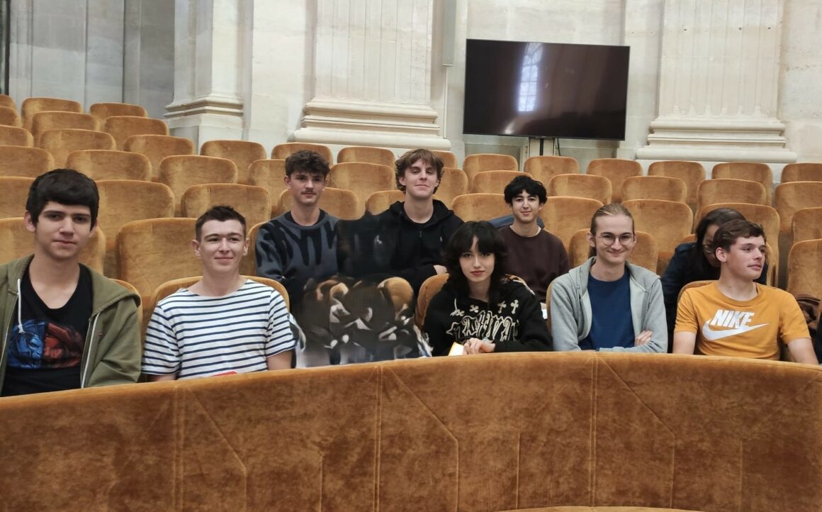 Sortie Terminales NSI Les Terminales NSI à l’Institut de France pour une conférence sur la cryptographie