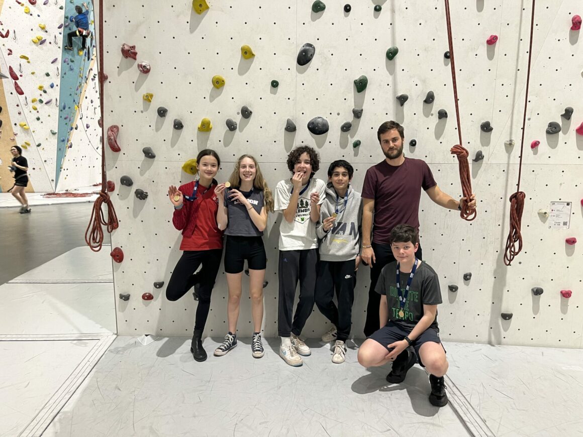 La Coupe de Paris pour notre équipe Benjamine Mixte Escalade