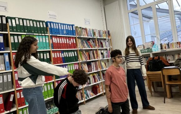 VIVRE ENSEMBLE à travers des ateliers de théâtre tout en anglais