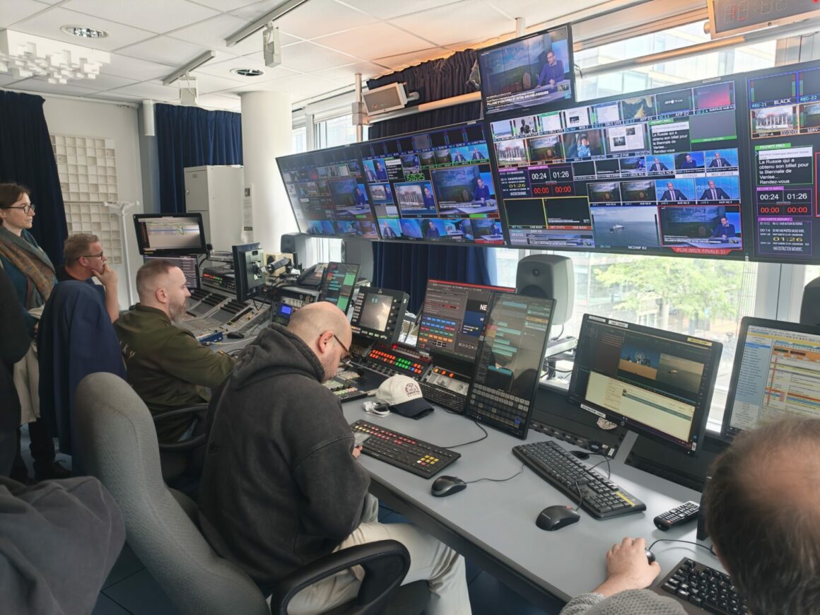 oplus_145752064 Visite des studios de France Médias Monde