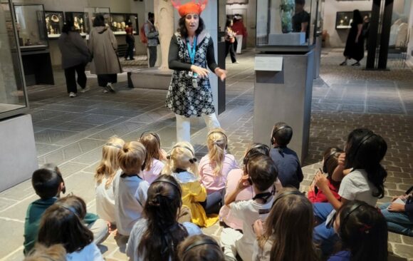 1 Les CE1B au Musée du Louvre